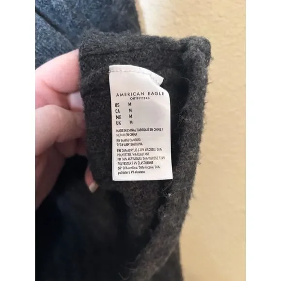 American Eagle cropped grey cardigan sweater size M - Picture 3 of 8